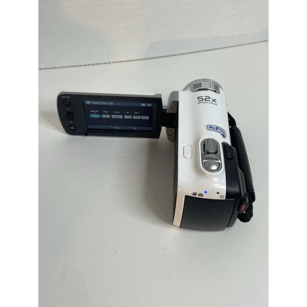 Samsung HMX-F90 Hand-Held Camcorder White w/Charger  Tested Works